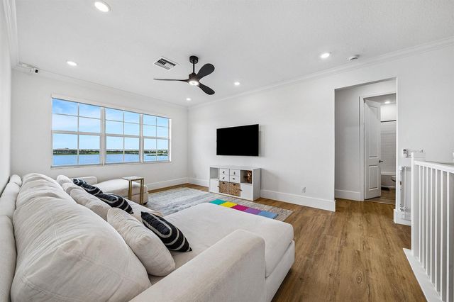 655 HOOKLINE Circle, Loxahatchee, FL 33470
