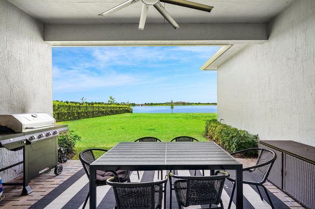 655 HOOKLINE Circle, Loxahatchee, FL 33470
