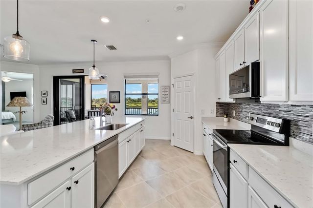 10797 TARFLOWER DRIVE 202, Venice, FL 34293