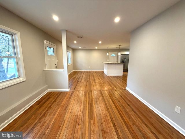 66 W CENTER AVE, Maple Shade, NJ 08052