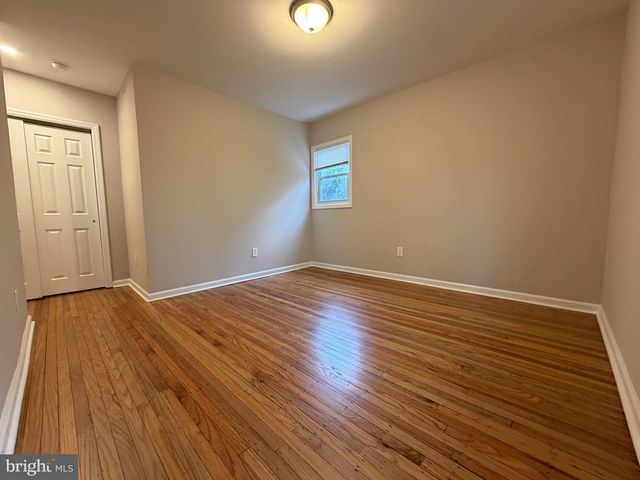 66 W CENTER AVE, Maple Shade, NJ 08052