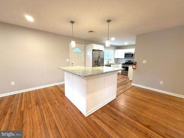 66 W CENTER AVE, Maple Shade, NJ 08052