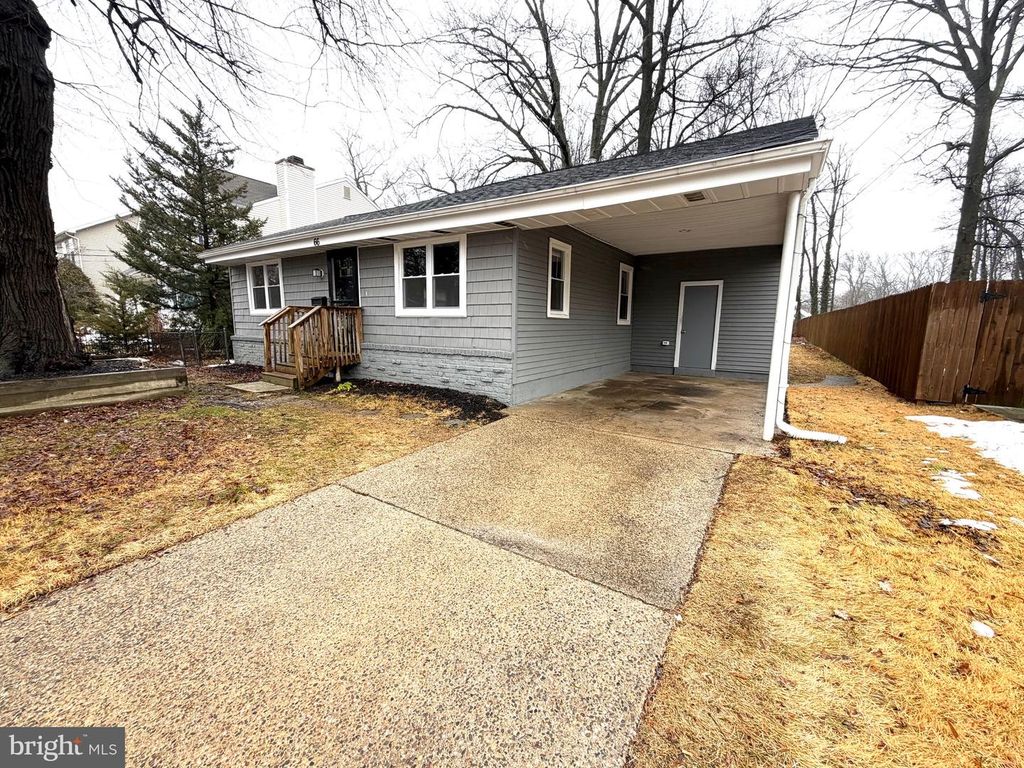 66 W CENTER AVE, Maple Shade, NJ 08052