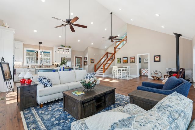 550 Leech Dr., Shirley, AR 72153