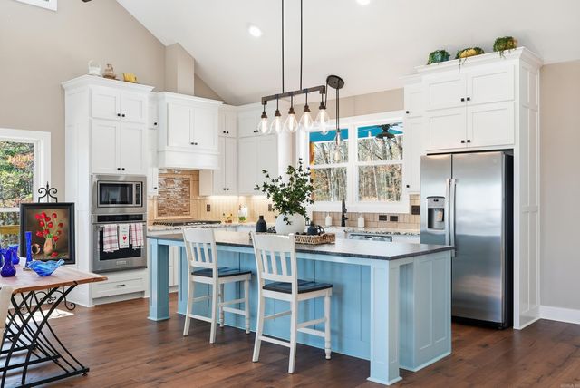 550 Leech Dr., Shirley, AR 72153