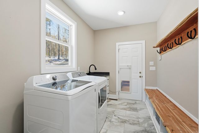 550 Leech Dr., Shirley, AR 72153