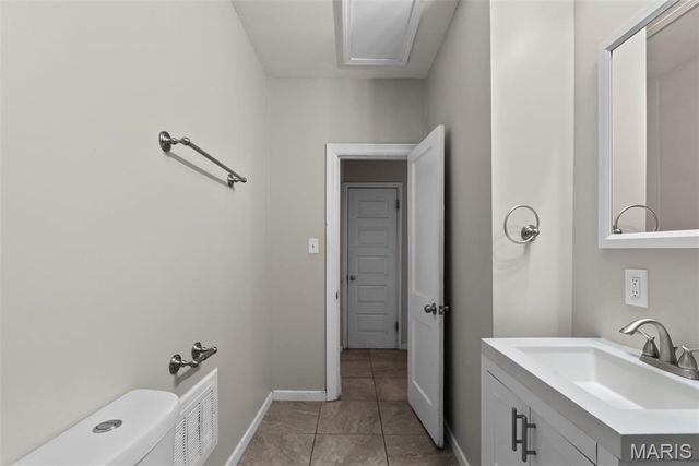 6650 Pernod Avenue, St Louis, MO 63139