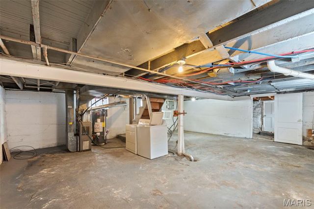 6650 Pernod Avenue, St Louis, MO 63139