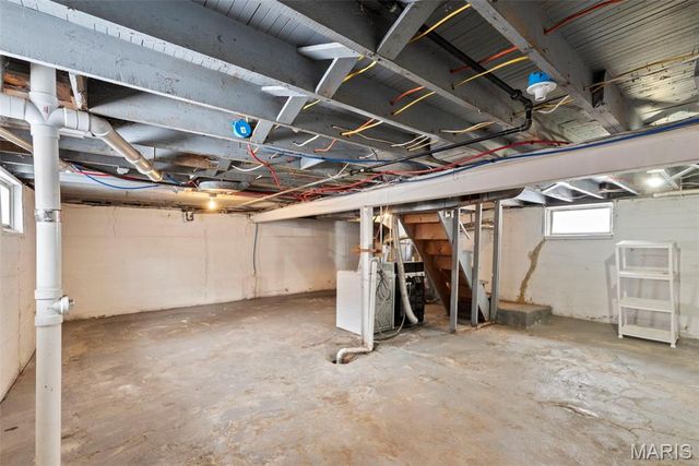 6650 Pernod Avenue, St Louis, MO 63139