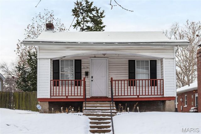 6650 Pernod Avenue, St Louis, MO 63139
