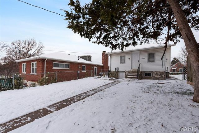 6650 Pernod Avenue, St Louis, MO 63139