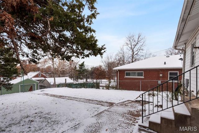 6650 Pernod Avenue, St Louis, MO 63139