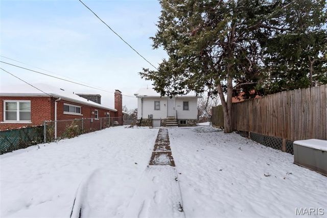 6650 Pernod Avenue, St Louis, MO 63139