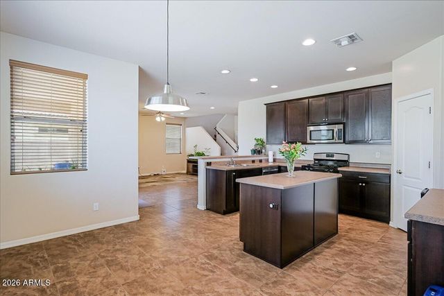 7318 W MIDWAY Avenue, Glendale, AZ 85303
