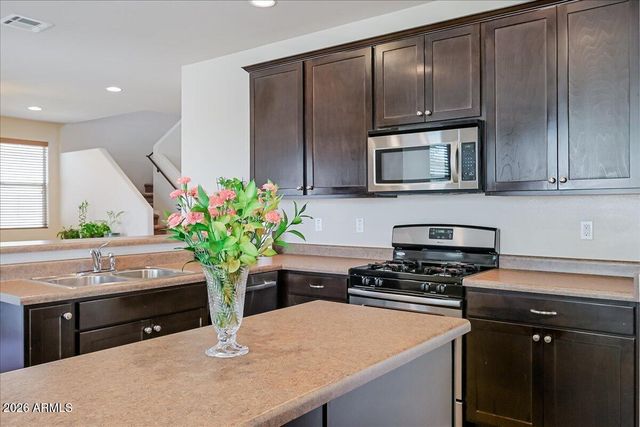 7318 W MIDWAY Avenue, Glendale, AZ 85303