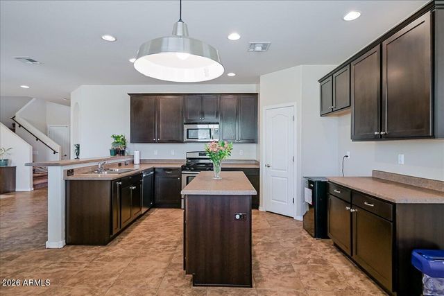 7318 W MIDWAY Avenue, Glendale, AZ 85303