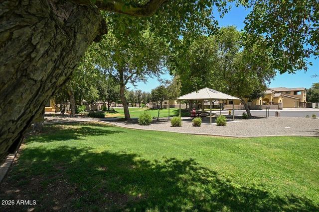 7318 W MIDWAY Avenue, Glendale, AZ 85303