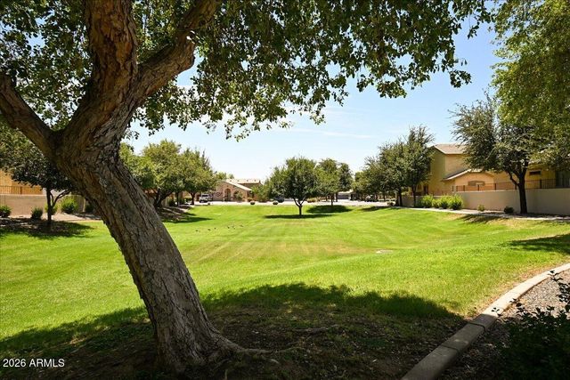 7318 W MIDWAY Avenue, Glendale, AZ 85303