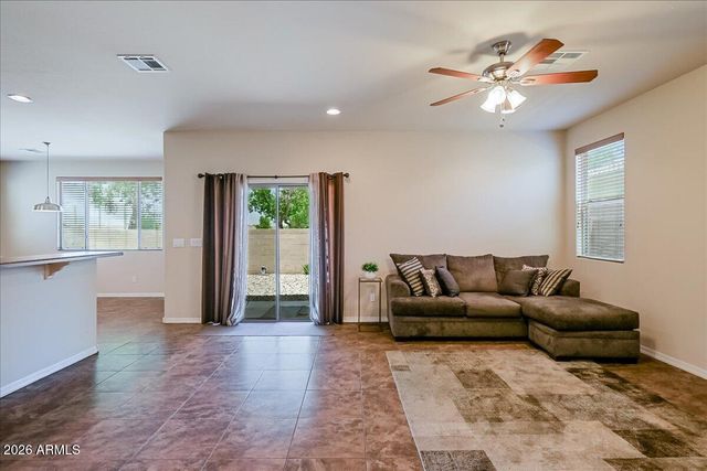 7318 W MIDWAY Avenue, Glendale, AZ 85303