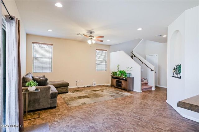 7318 W MIDWAY Avenue, Glendale, AZ 85303