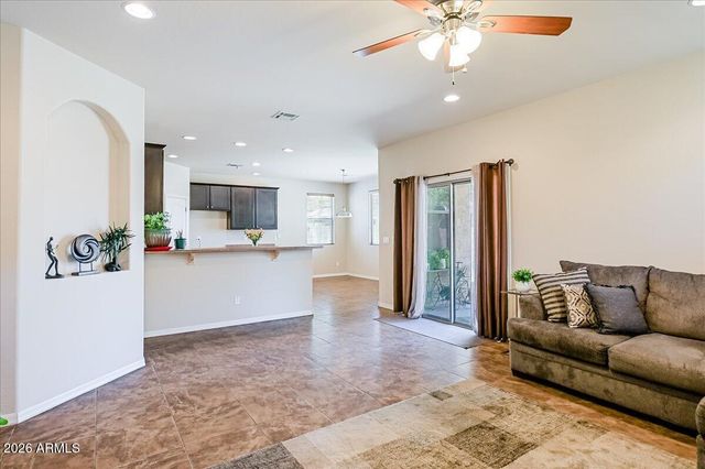 7318 W MIDWAY Avenue, Glendale, AZ 85303