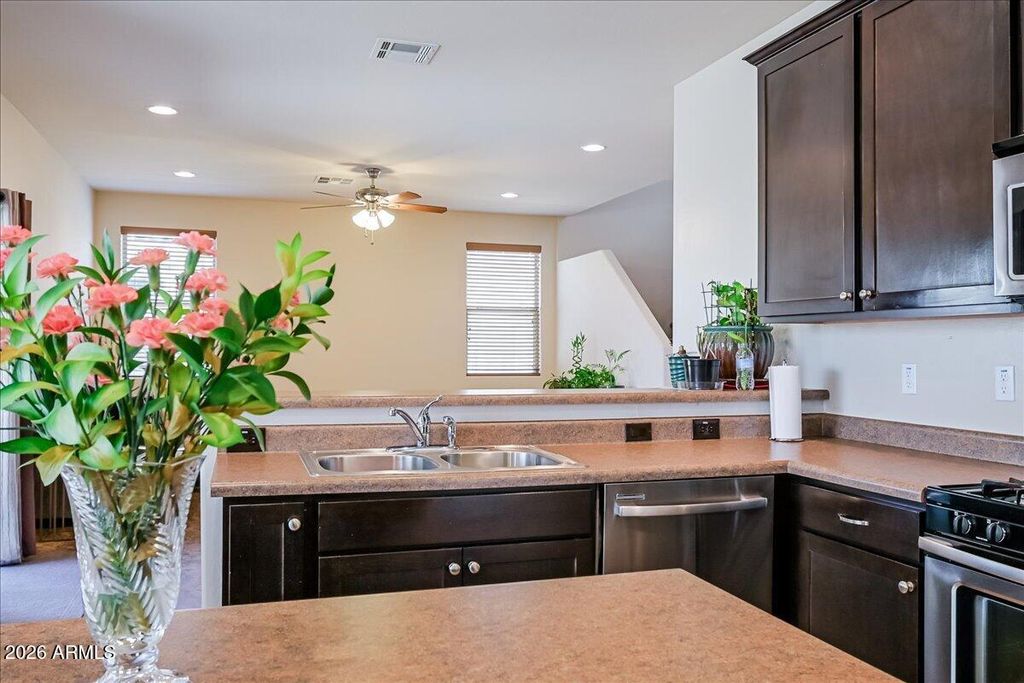 7318 W MIDWAY Avenue, Glendale, AZ 85303 — photo 3
