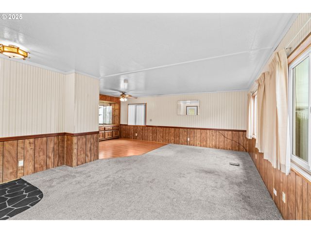 1225 W 10TH Ave 53, Junction City, OR 97448