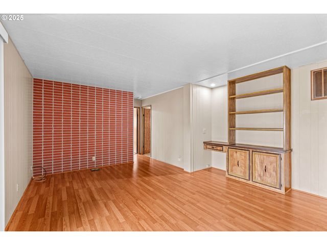 1225 W 10TH Ave 53, Junction City, OR 97448