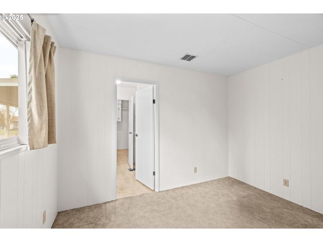 1225 W 10TH Ave 53, Junction City, OR 97448