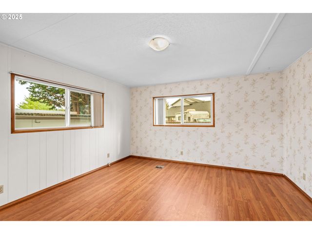 1225 W 10TH Ave 53, Junction City, OR 97448