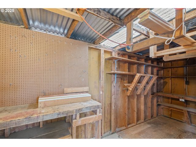 1225 W 10TH Ave 53, Junction City, OR 97448