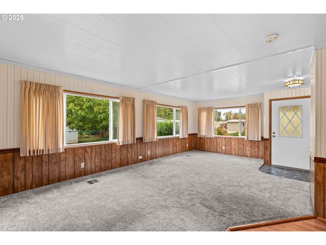 1225 W 10TH Ave 53, Junction City, OR 97448