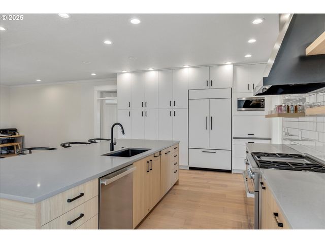 16777 S KRAEFT Rd, Oregon City, OR 97045