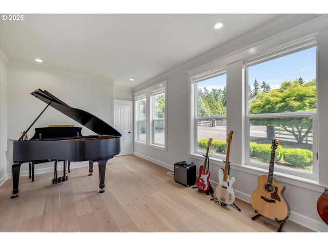 16777 S KRAEFT Rd, Oregon City, OR 97045