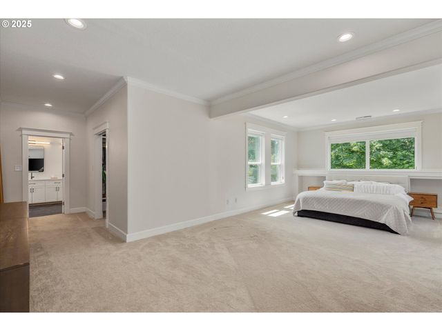 16777 S KRAEFT Rd, Oregon City, OR 97045