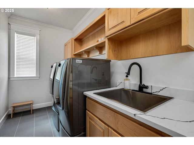 16777 S KRAEFT Rd, Oregon City, OR 97045