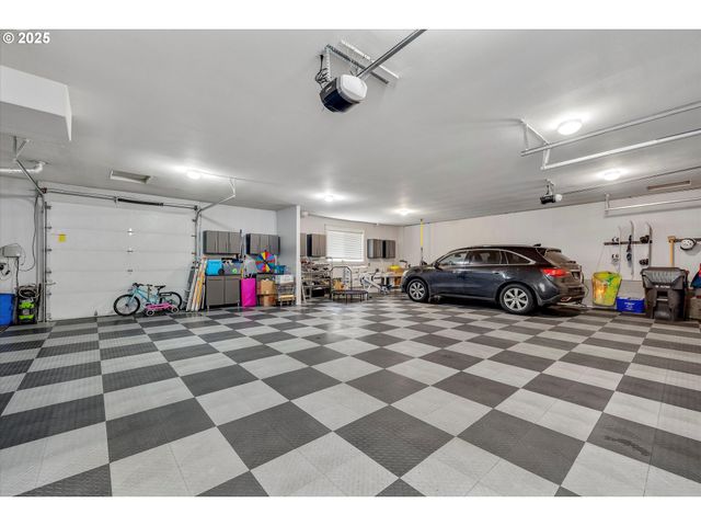 16777 S KRAEFT Rd, Oregon City, OR 97045