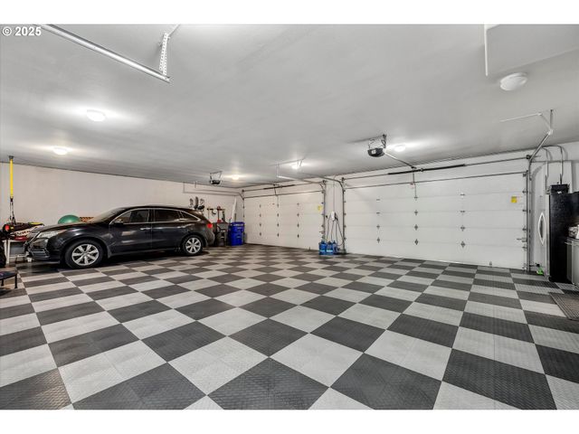 16777 S KRAEFT Rd, Oregon City, OR 97045