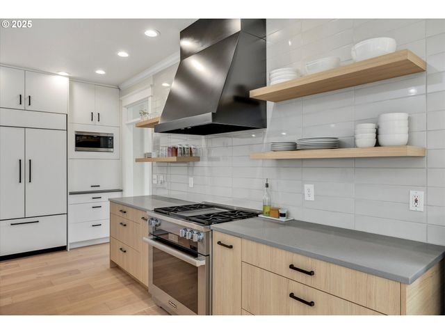 16777 S KRAEFT Rd, Oregon City, OR 97045