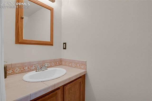 7660 Clover Hill Drive, Colorado Springs, CO 80920