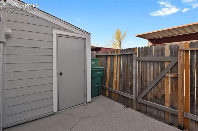 7660 Clover Hill Drive, Colorado Springs, CO 80920