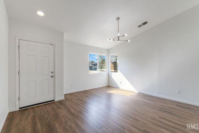 2304 September Drive, Bakersfield, CA 93313