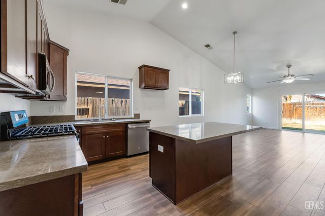 2304 September Drive, Bakersfield, CA 93313