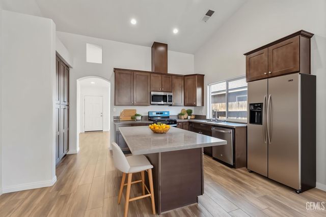 2304 September Drive, Bakersfield, CA 93313