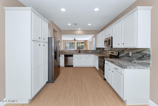 3353 W TWAIN Court, Anthem, AZ 85086