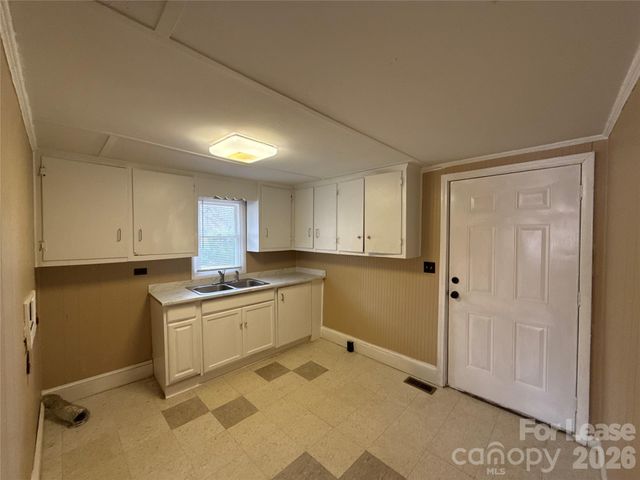 3131 Seymour Drive, Charlotte, NC 28208