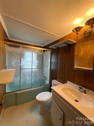 3131 Seymour Drive, Charlotte, NC 28208