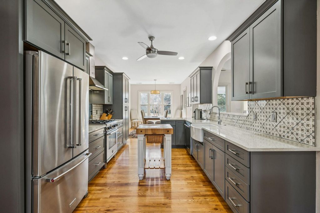 Image 14 of property listing at 2925 Maritime Forest Drive, Johns Island, SC 29455