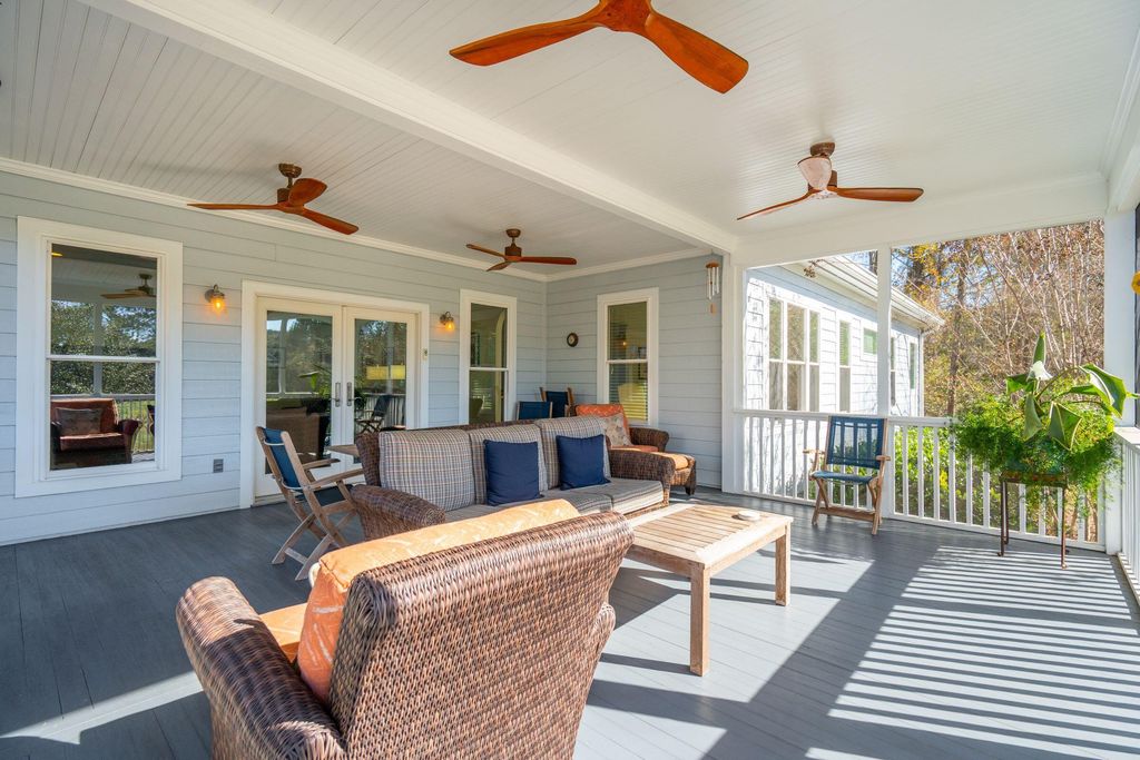 Image 27 of property listing at 2925 Maritime Forest Drive, Johns Island, SC 29455