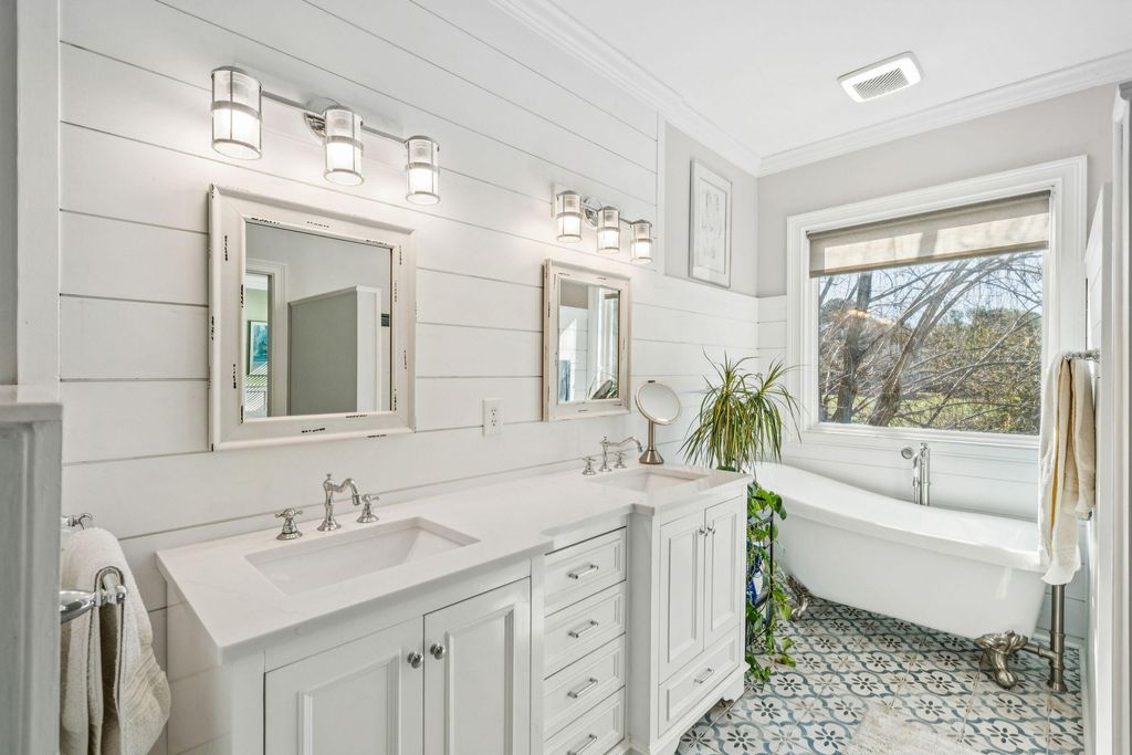 Image 30 of property listing at 2925 Maritime Forest Drive, Johns Island, SC 29455